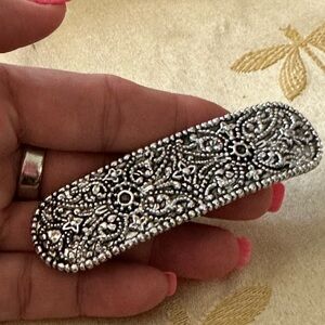 Vintage Silver Tone Floral Filigree Like Hair Clip / Barrette.